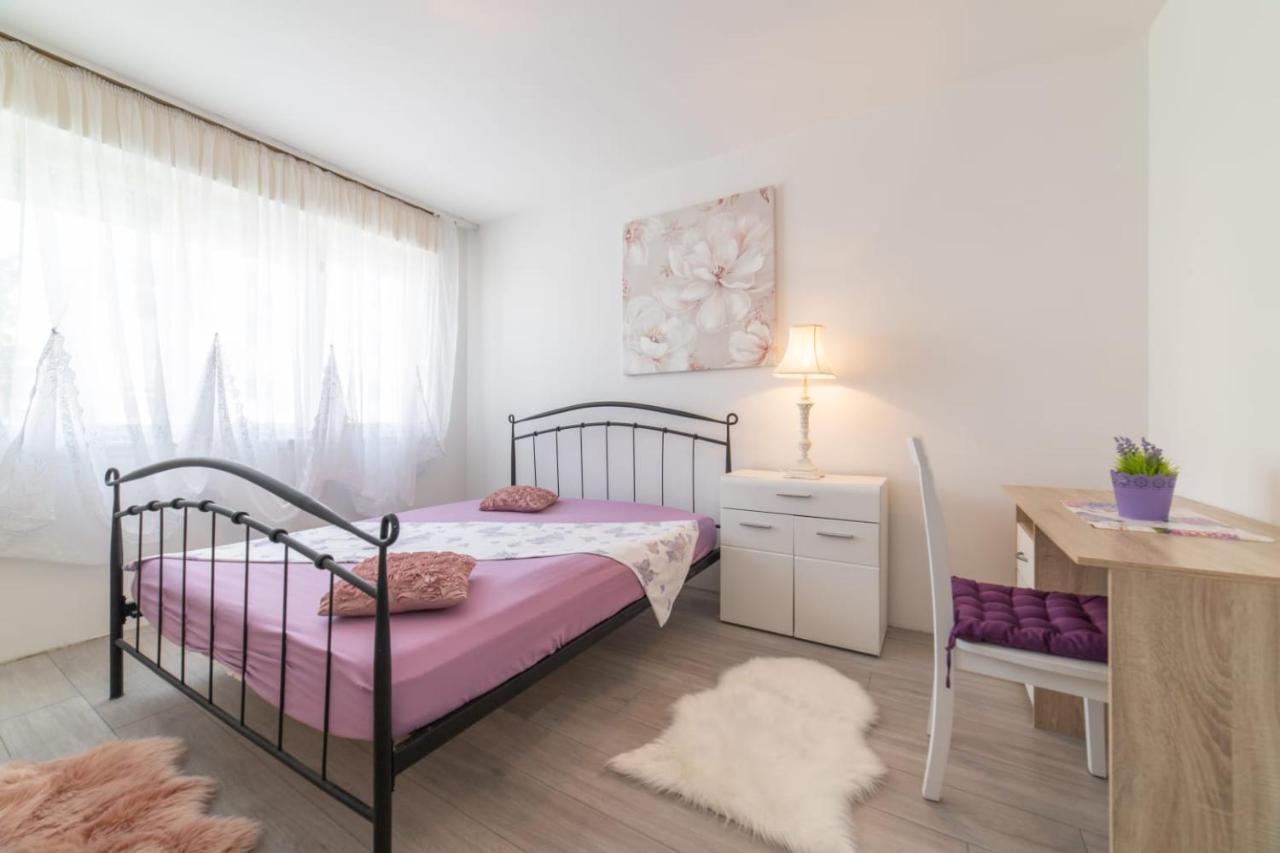Strawberry Daire Split Dış mekan fotoğraf